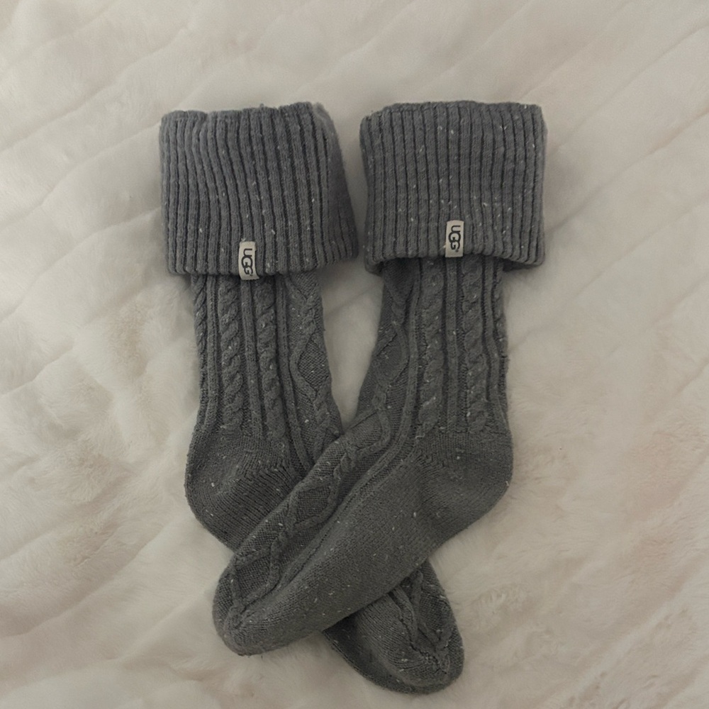 UGG Women’s Gray Cable Knit Under Boot Socks